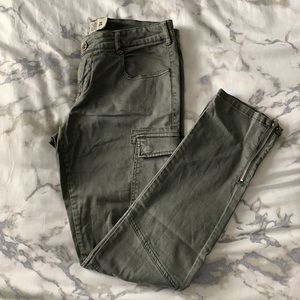 Le Chateau army green cargo skinny pants